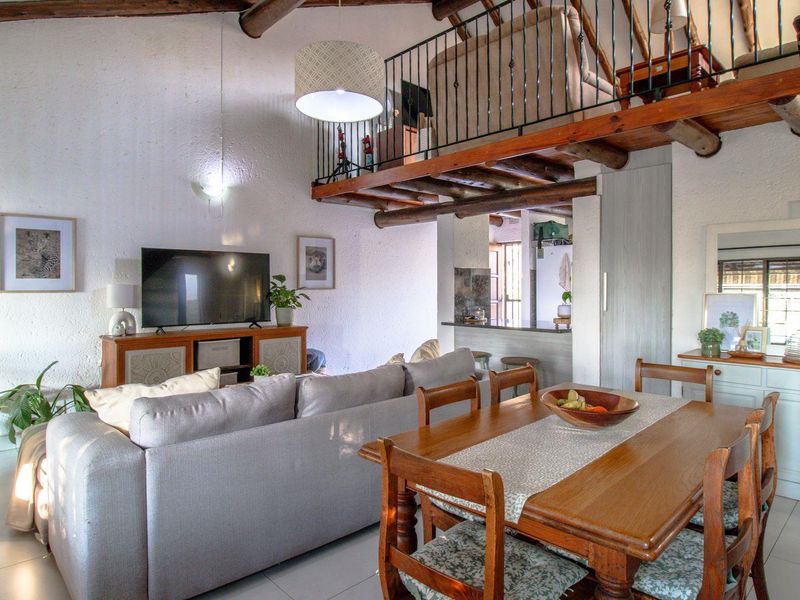 Two bedroom loft apartment in Bryanston - Photo 3