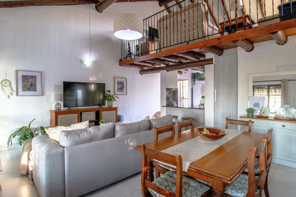 Two bedroom loft apartment in Bryanston - Photo 3