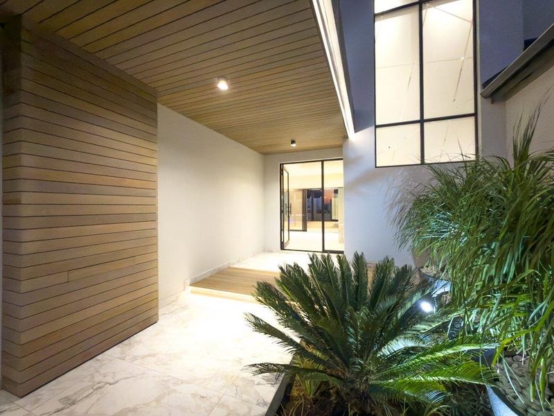 Cinema, Boma, Pool & Endless Luxury Living - Photo 4