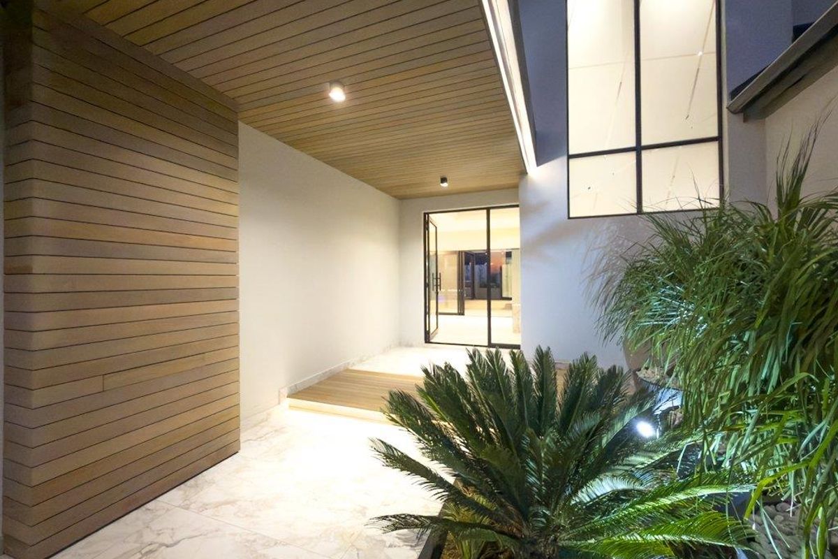 Cinema, Boma, Pool & Endless Luxury Living - Photo 4