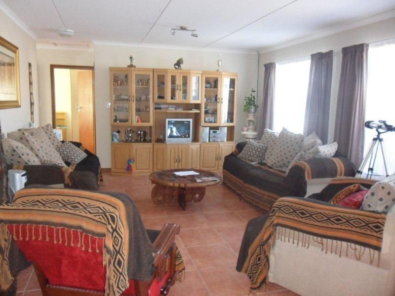 Secure Complex Townhouse - Photo 2