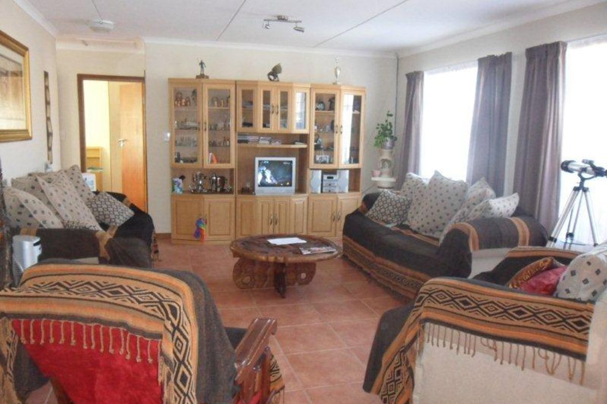 Secure Complex Townhouse - Photo 2