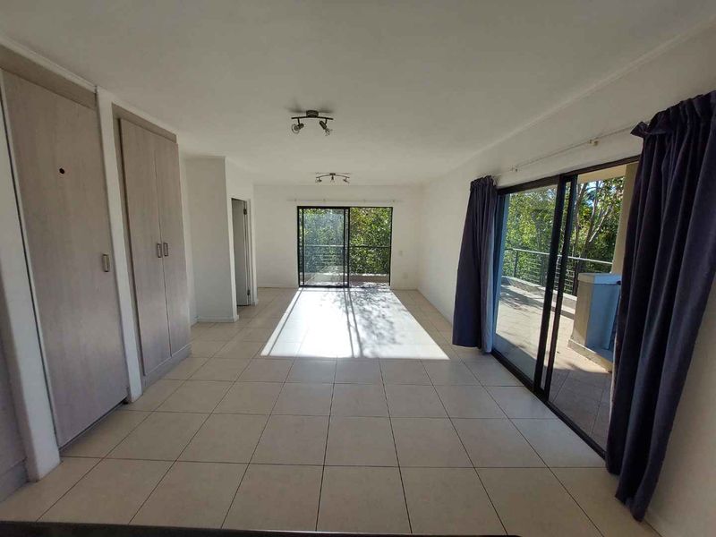 Unfurnished Two-Bedroom Apartment To Rent in Rondebosch - Photo 9