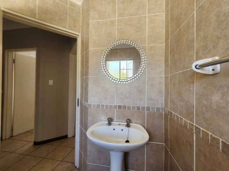 Two Bedroom Apartment In Sought After Complex - Photo 10