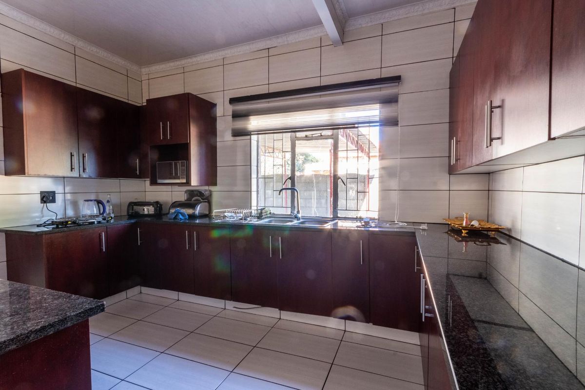 3 Bedroom House for sale in New Modder - Photo 2