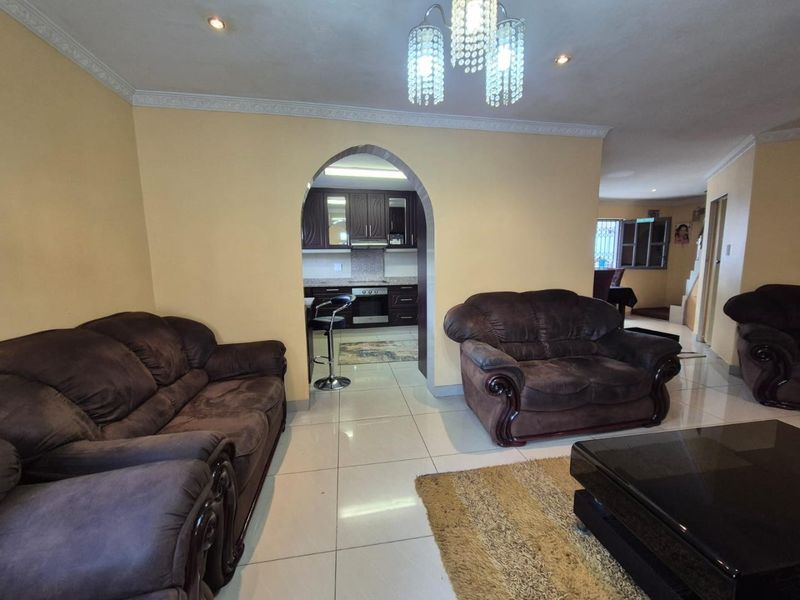 3 Bedroom House for sale in Westcliff - Photo 7