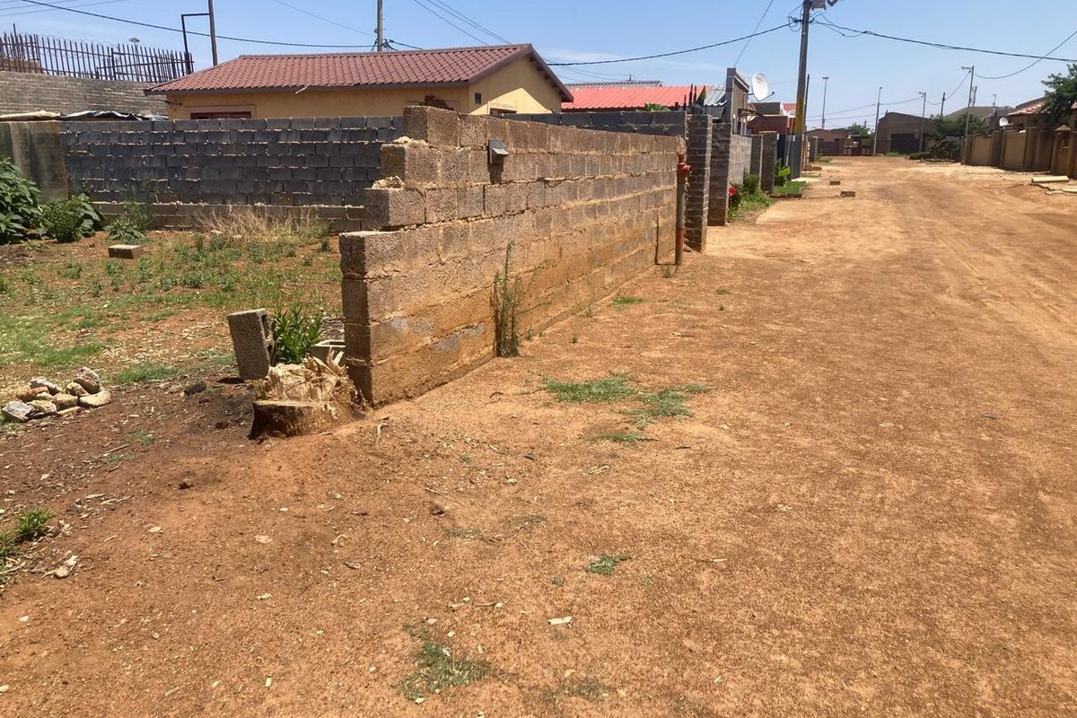 Vacant stand for sale in Stretford - Photo 2