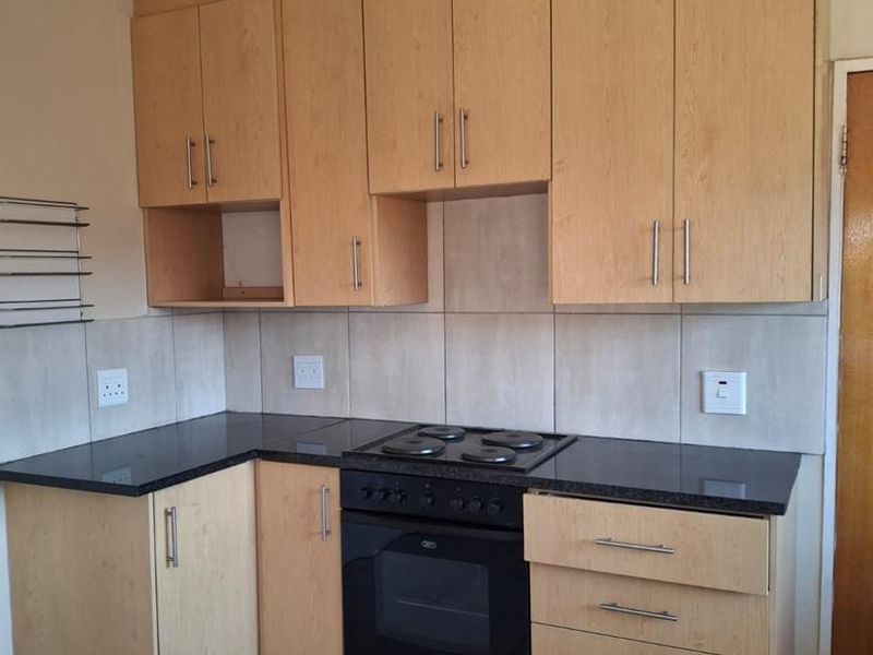 BEAUTIFUL 3 BEDROOM DUPLEX FOR SALE IN EQUESTRIA - Photo 9