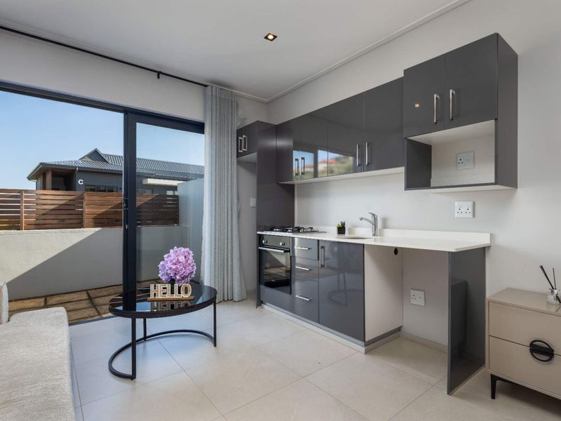 Luxury Coastal Studio Apartment in Ocean Club Zimbali Lakes. - Photo 2