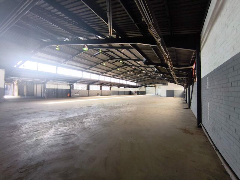 3,029m2 Warehouse To Let in Johannesburg Central - Photo 4