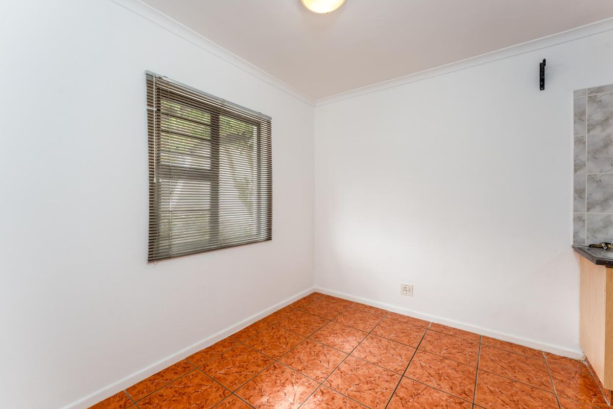 Bright & Spacious 3-Bedroom Home with Stunning Sea Views - Photo 5