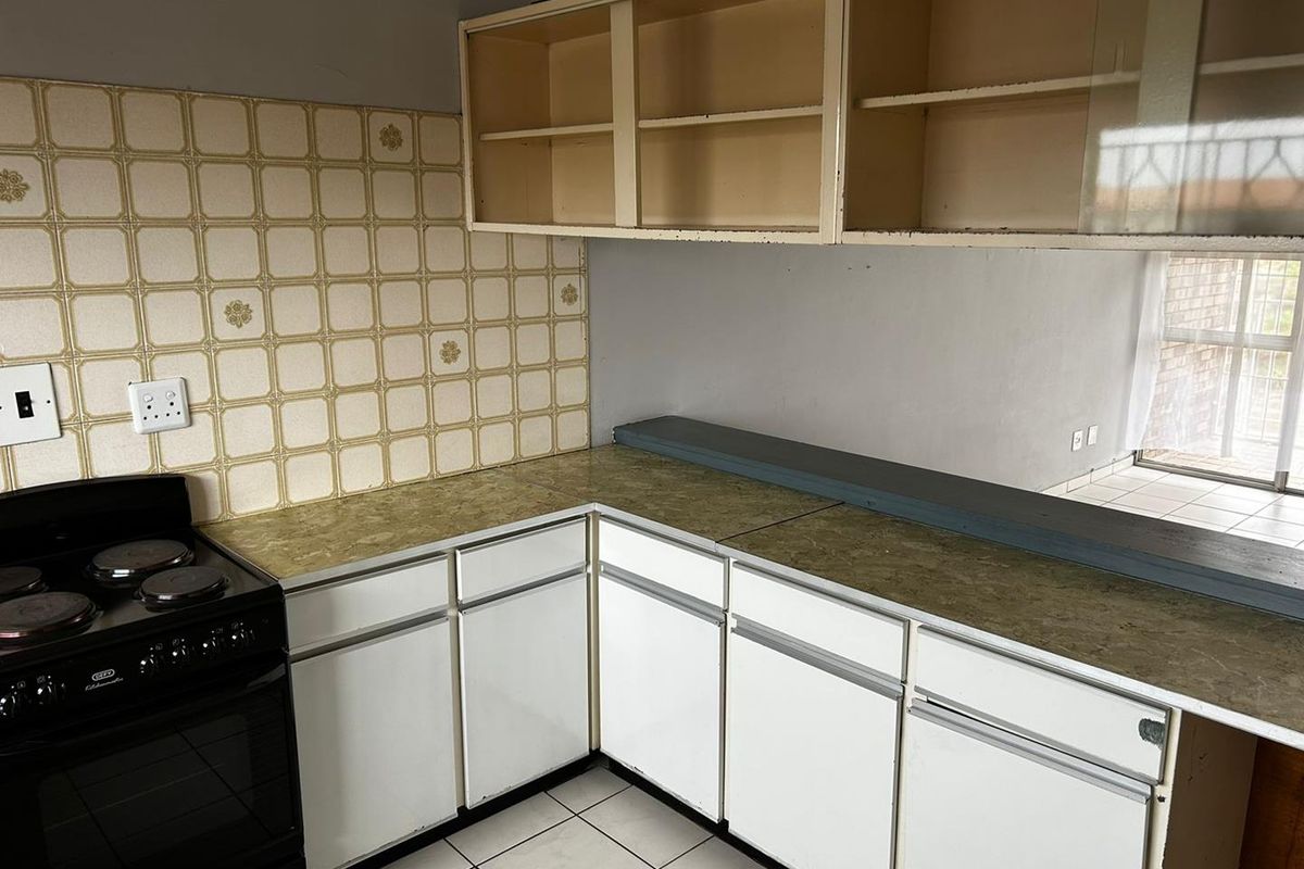 Neat secure Two bedroom unit for Sale - Photo 5