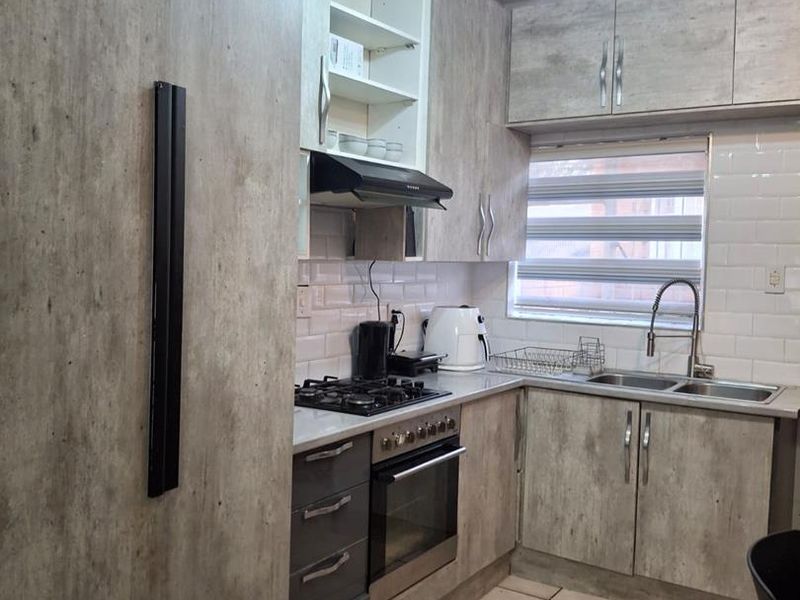 Your Dream 2-Bedroom Home with Private Garden - Photo 8