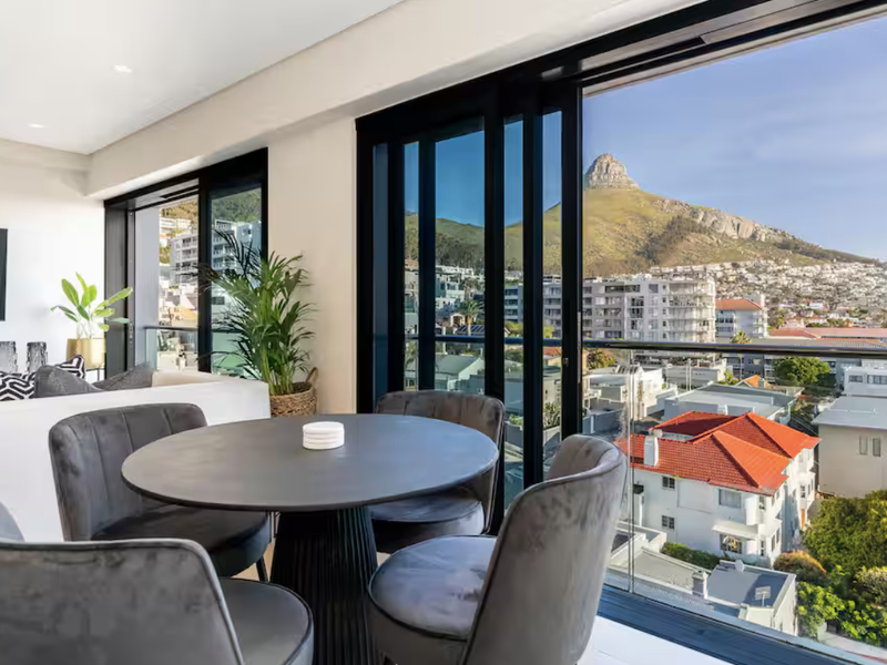 Duplex of dreams with views from every window! - Photo 10