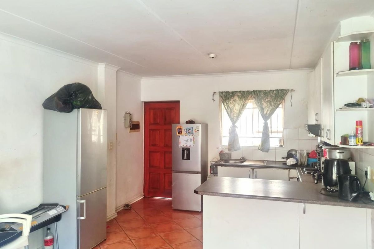 2 Bedroom apartment, Goodwood. - Photo 3