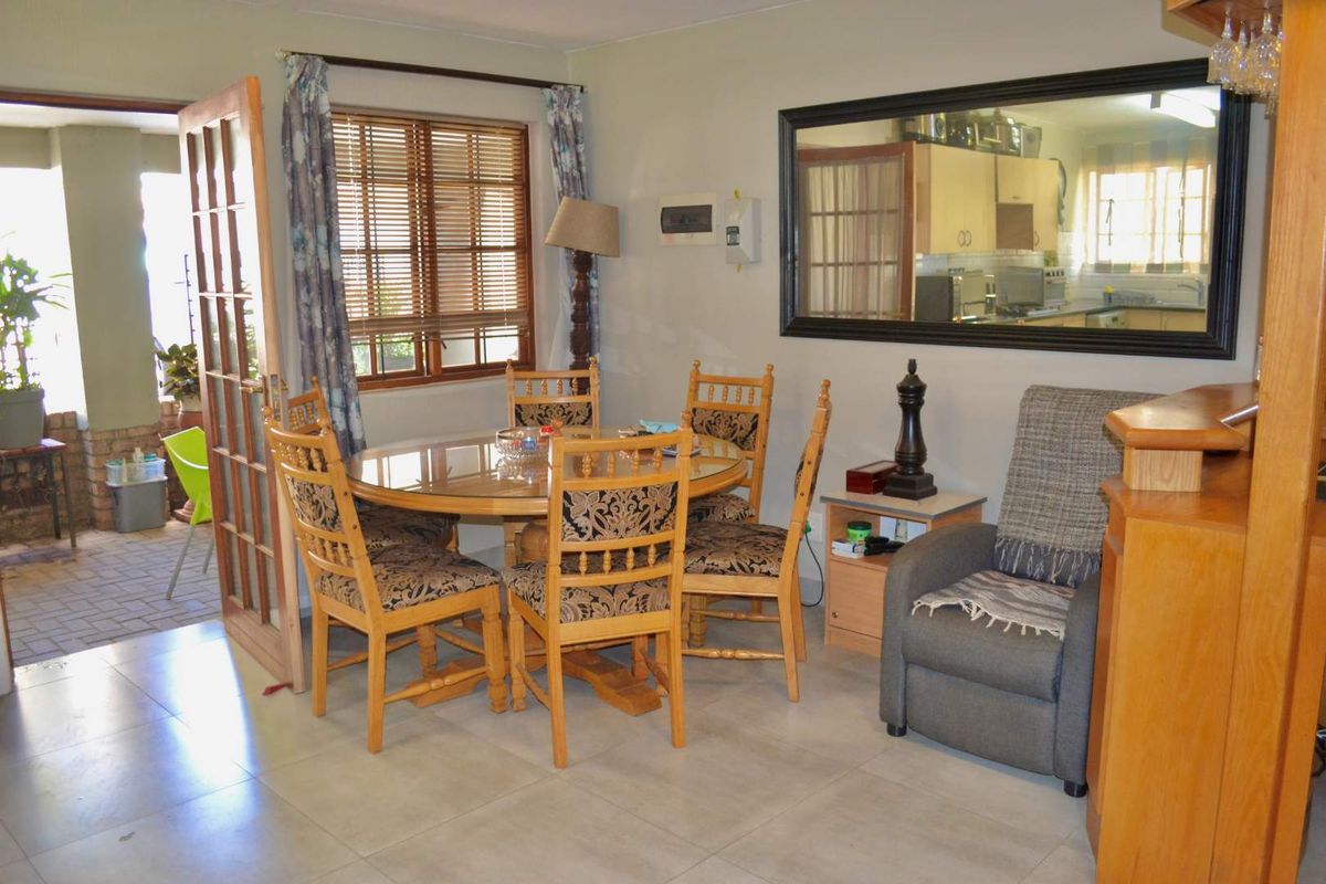 2 Bedroom within the popular The Courts Estate, Olympus / Boardwalk area - Photo 2