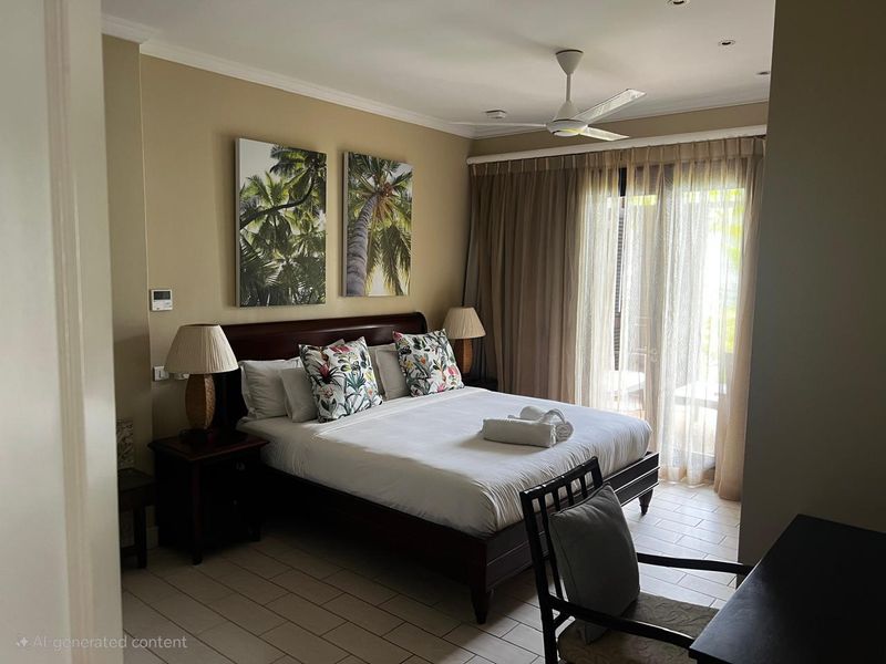 Stunning Garden Apartment overlooking the International Superyacht Marina - Photo 2