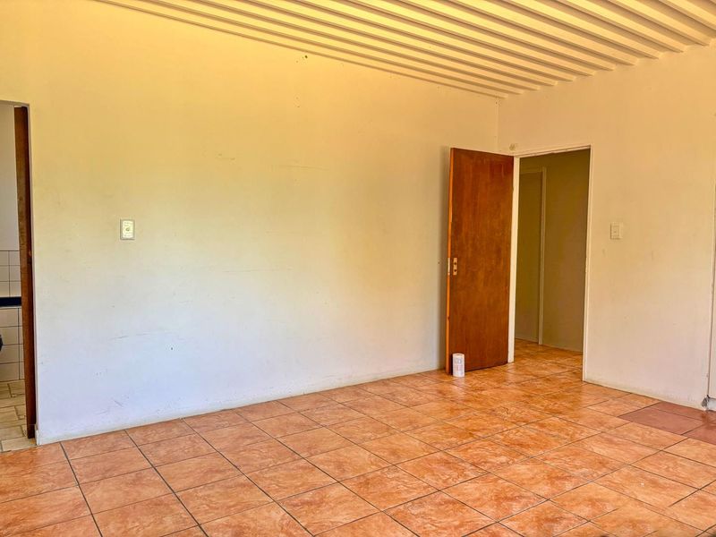 Outjo:  Modest small 2 Bedr home is for Sale - Photo 10