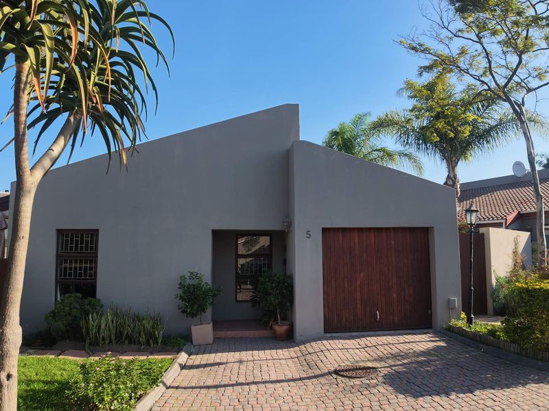 Spacious and Meticulously Maintained Home - Photo 1