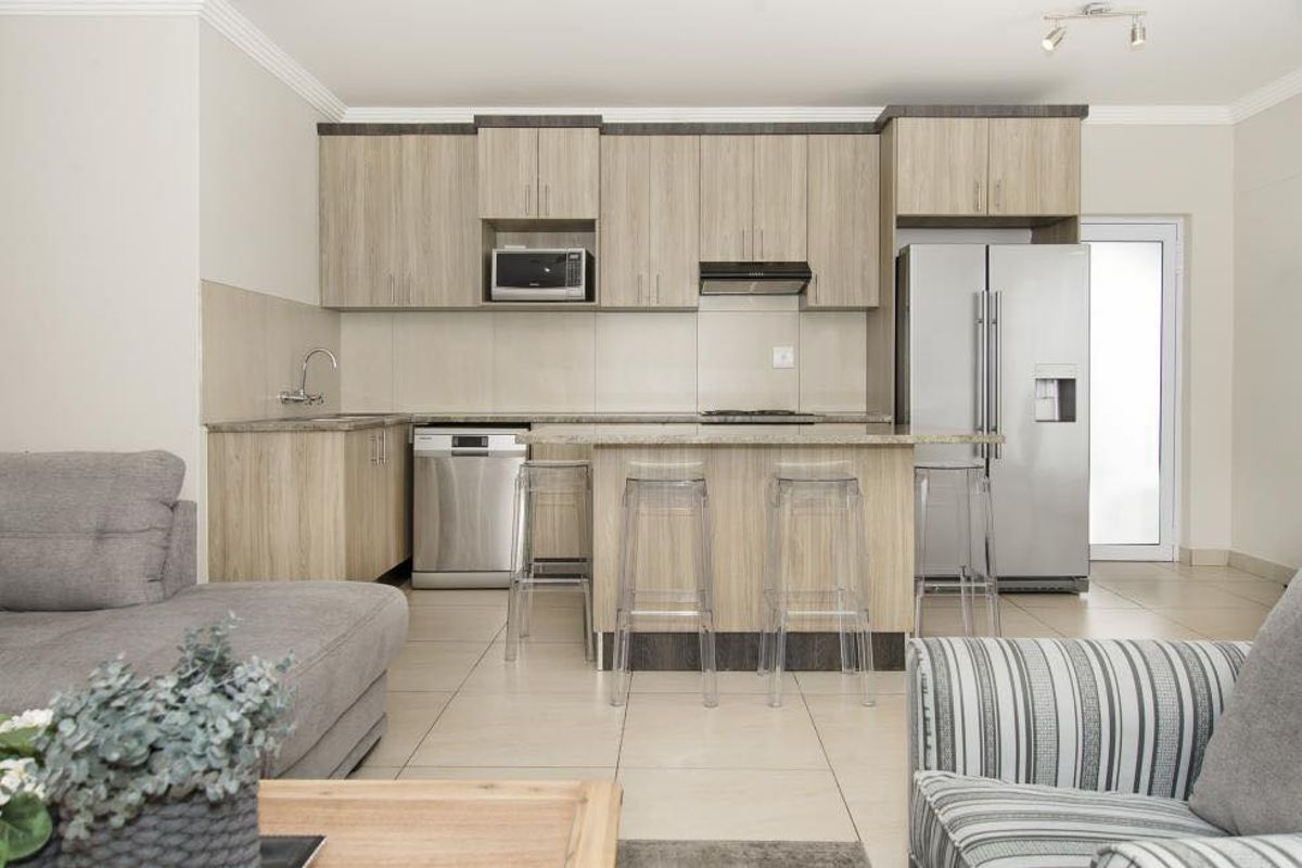 A stylish and well-kept 2-bedroom apartment in a tranquil Complex, located in a peaceful pocket of Pionierspark - Photo 3