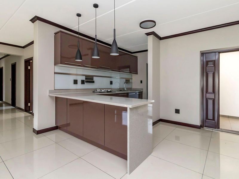 Modern family living - Photo 2