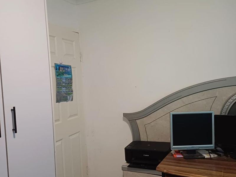 Three Bedroom Home for Sale in Thorn Valley - Photo 8