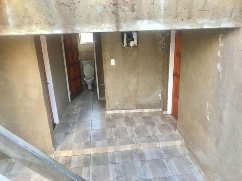 INVESTER HOME - Photo 8