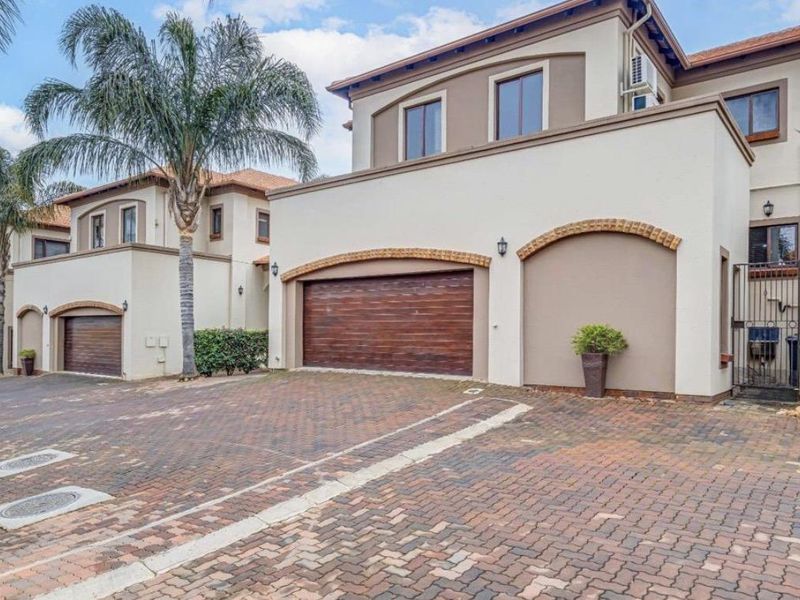 3 Bedroom Cluster in the Exclusive Murano Estate - Photo 3