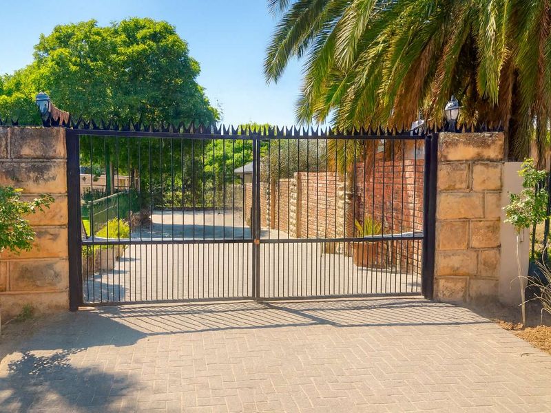 Elegant Sandstone Home with Flair and Family Appeal and a Flatlet - Photo 2