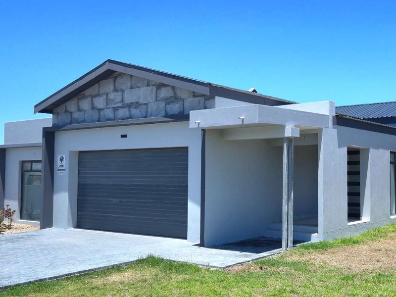 Brand New 5-Bedroom Coastal Home 150m from the Beach – No Transfer Duty - Photo 3