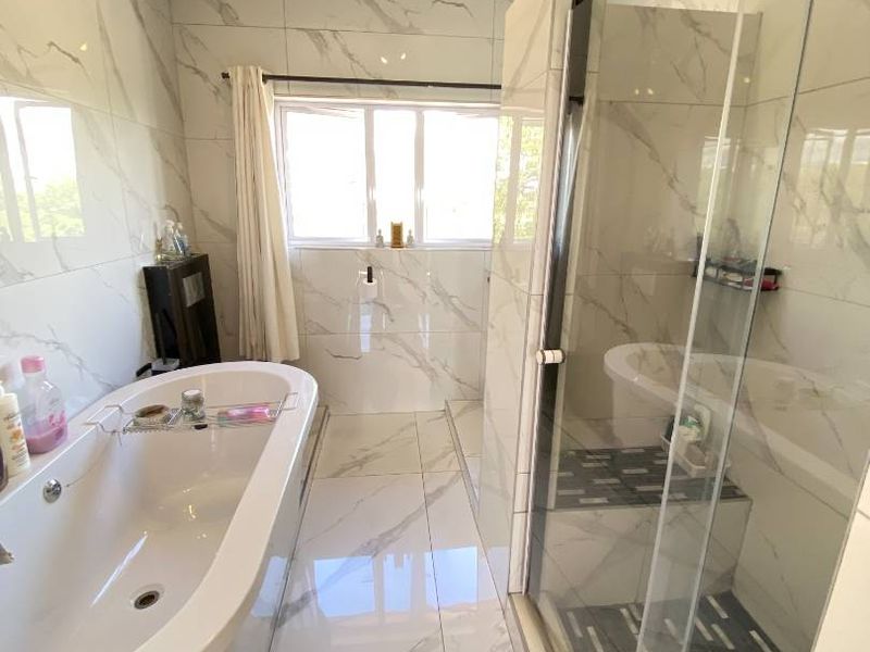 HOUSE FOR SALE IN EROS - Photo 6