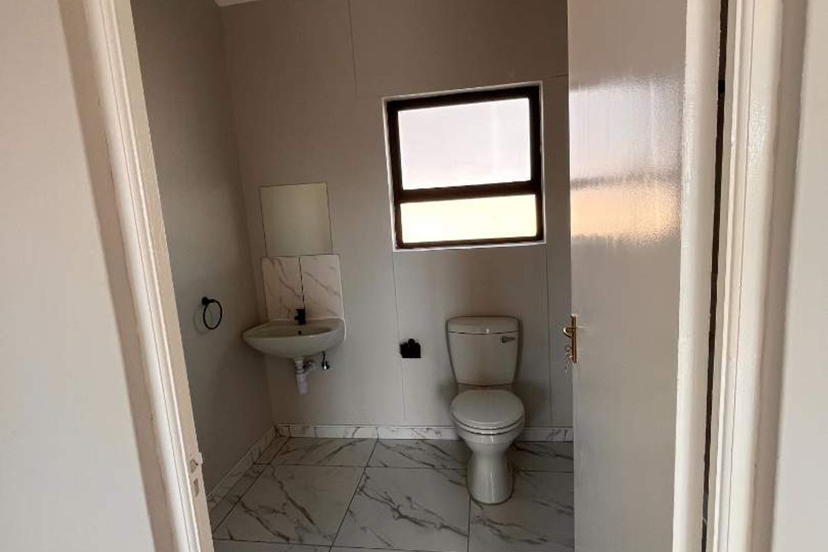 Salvia Court, Otjomuise Extension 10 - Photo 4