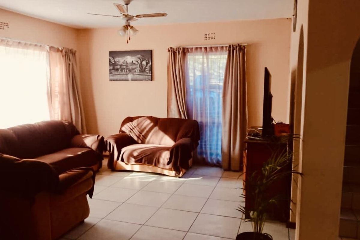 3 bedroom apartment for sale in Vryheid - Photo 4