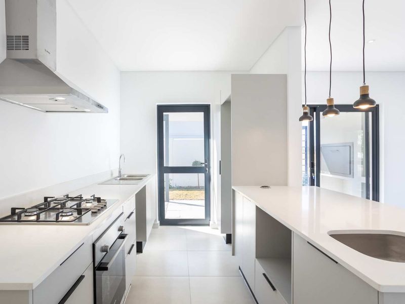 Paarl Valleij Lifestyle Estate & Farm Two-Bedroom Bespoke Home - Photo 4