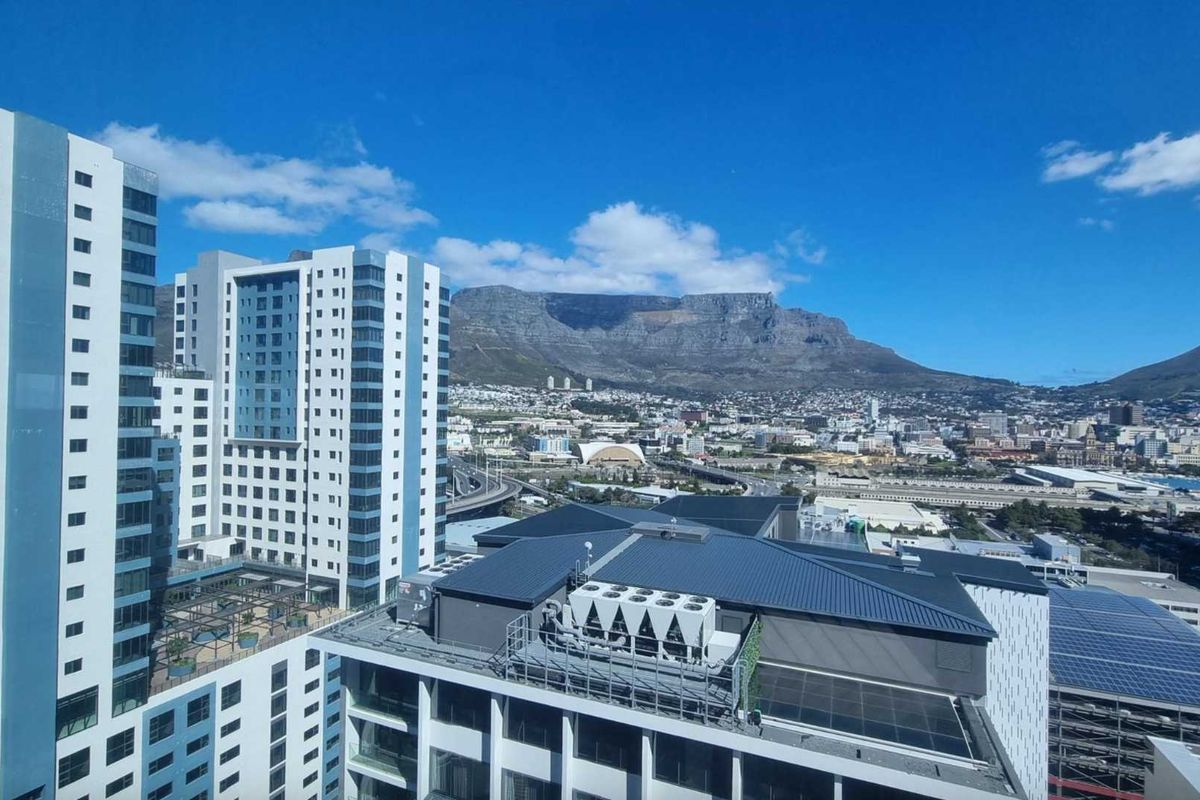 Full-floor 1660m2 office to let on 15th floor of the Halyard - Photo 3