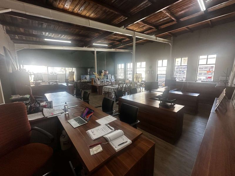 Commercial Retail Shop & Offices - TO LET in Swakopmund - Photo 3