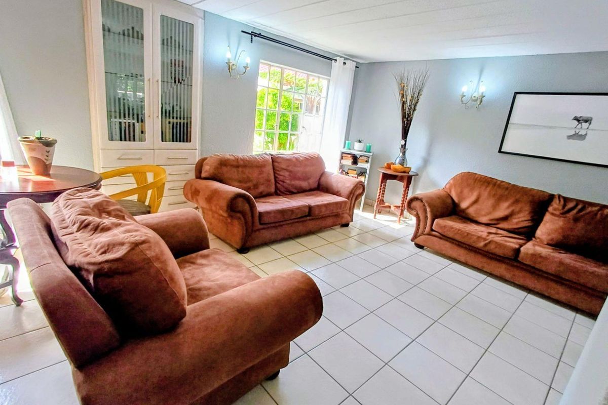 Sunny 3 bedroom duplex in Atlasville up for grabs! - Photo 4