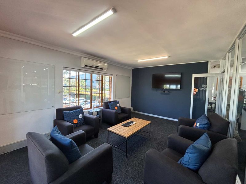 Standalone Commercial Building To Let | Secure Business Park | Old Main Road | ±563m2 - Photo 2