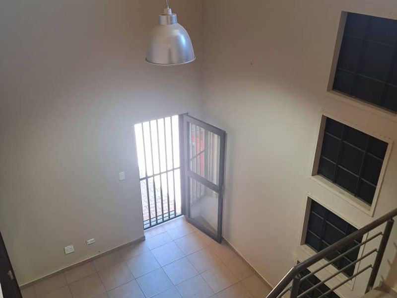 Spacious Warehouse with Office Space and Private Parking - Photo 2