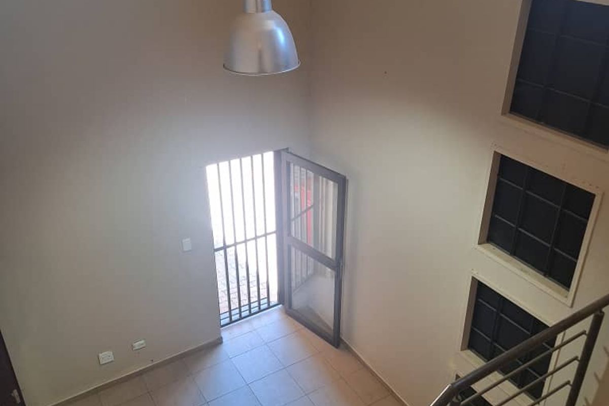 Spacious Warehouse with Office Space and Private Parking - Photo 2