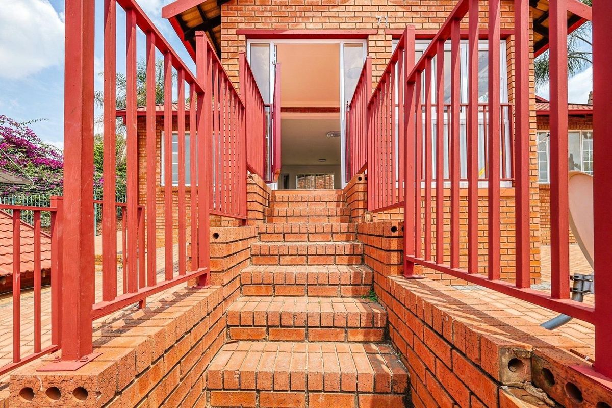 Beautiful 3-Bedroom Apartment with Modern Finishes and Stunning Views - Photo 3