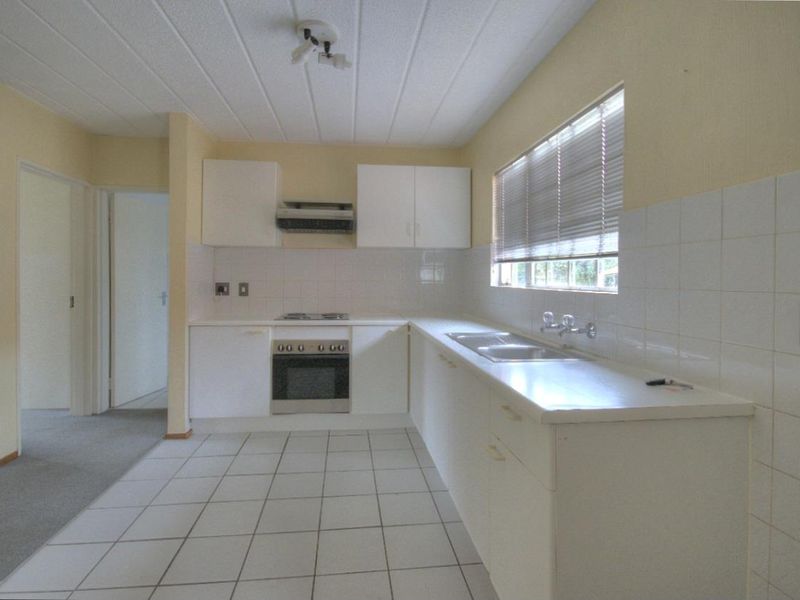 BARGAIN Sunny ground floor unit! - Photo 6