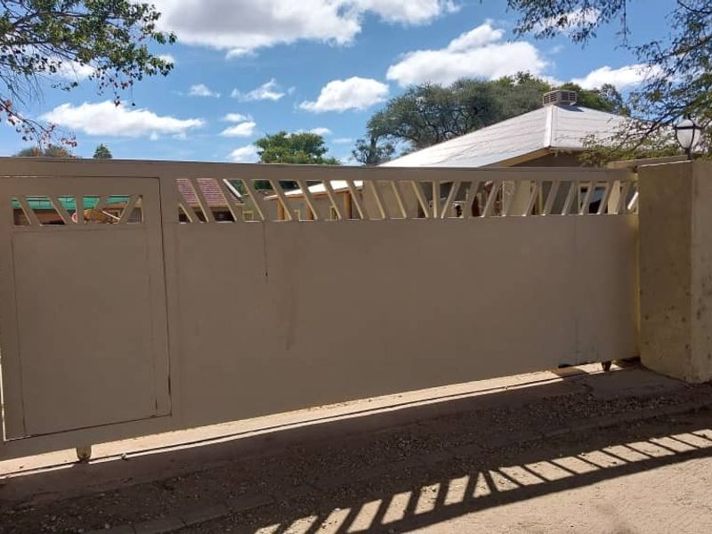 Okahandja - 2 Bedroom House with Flat For Sale - Photo 9