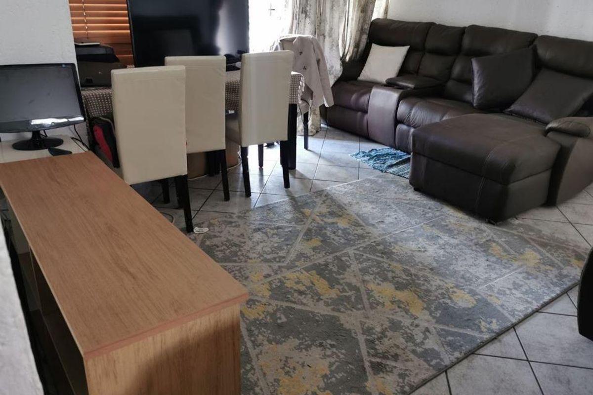 Two bedroom Ground Floor Unit for Sale in Mulberton - Photo 4
