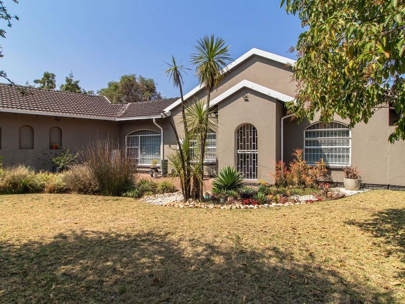 DREAM HOME IN BRACKENHURST!  Space, Comfort, and Style - Photo 5