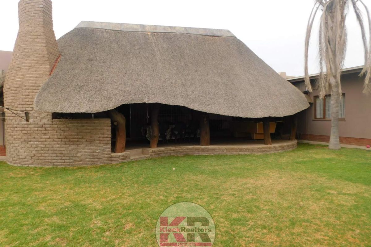 Large Family Home In A Great Location - Photo 2