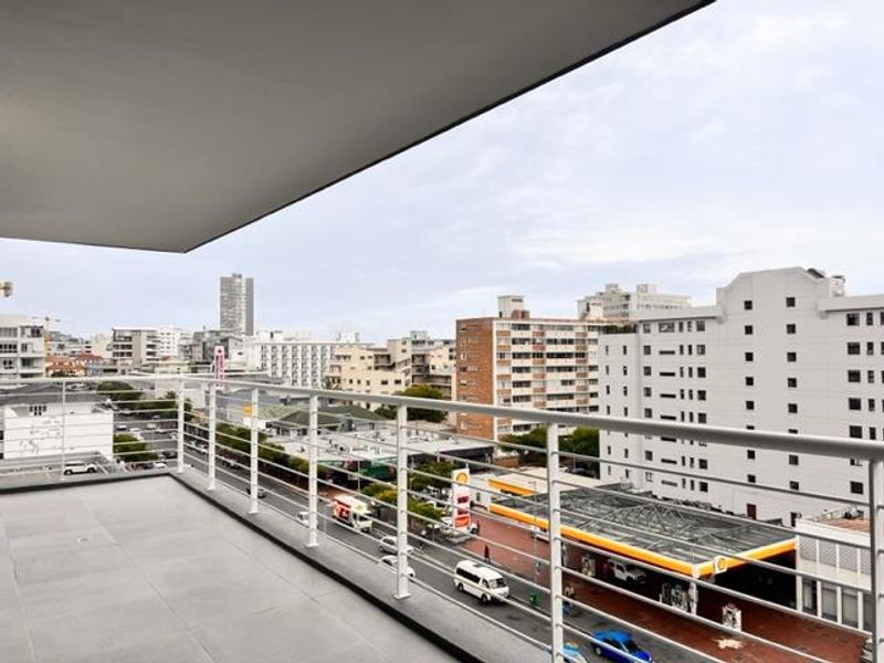 Ultra Modern, Luxury Sea Point apartment - Photo 6