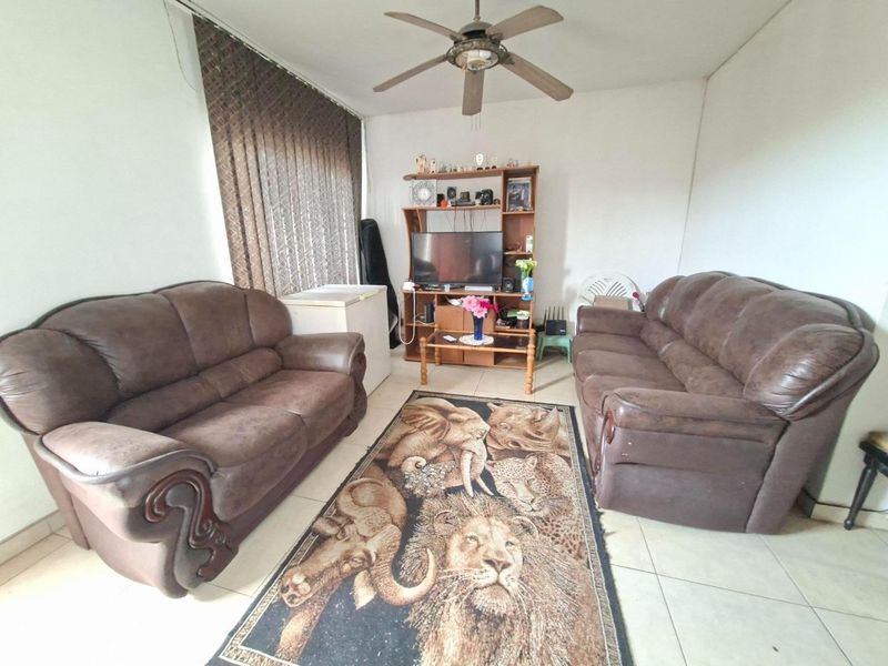 Cosy Family Home - Photo 3