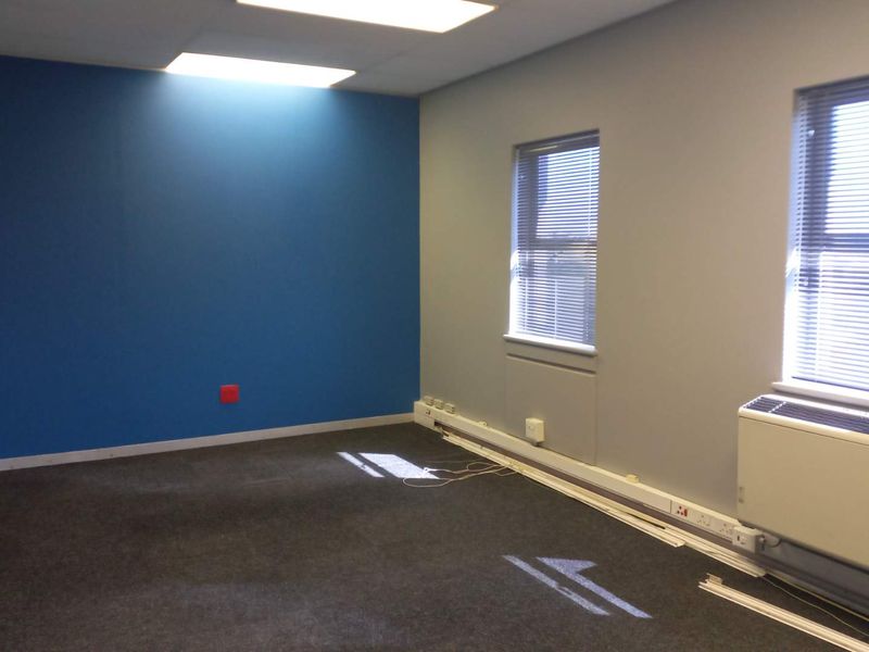 First floor office vacancy, close to Greenacres! - Photo 6
