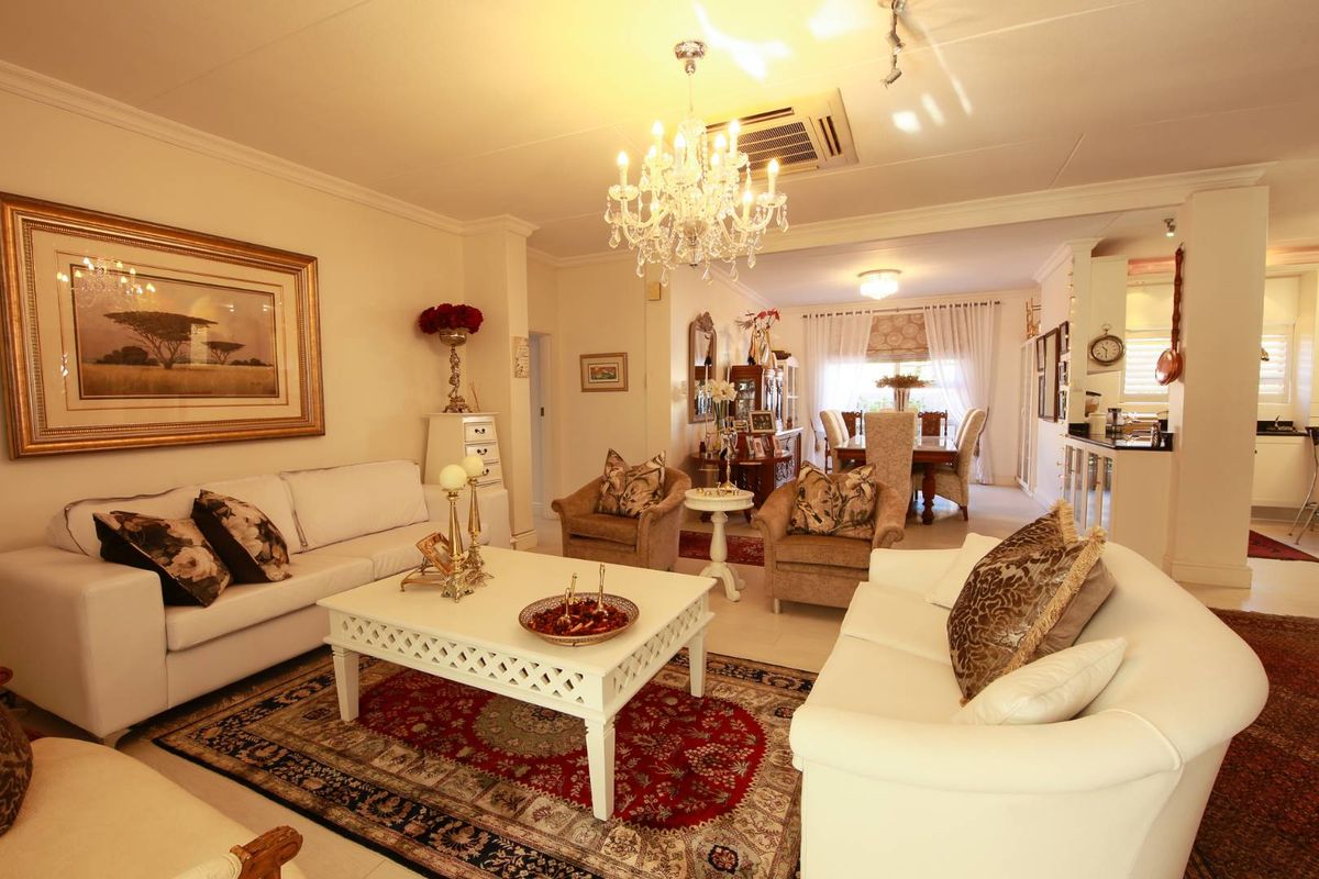 Immaculate family home in quiet neighbourhood - 4 Bedrooms - Photo 5